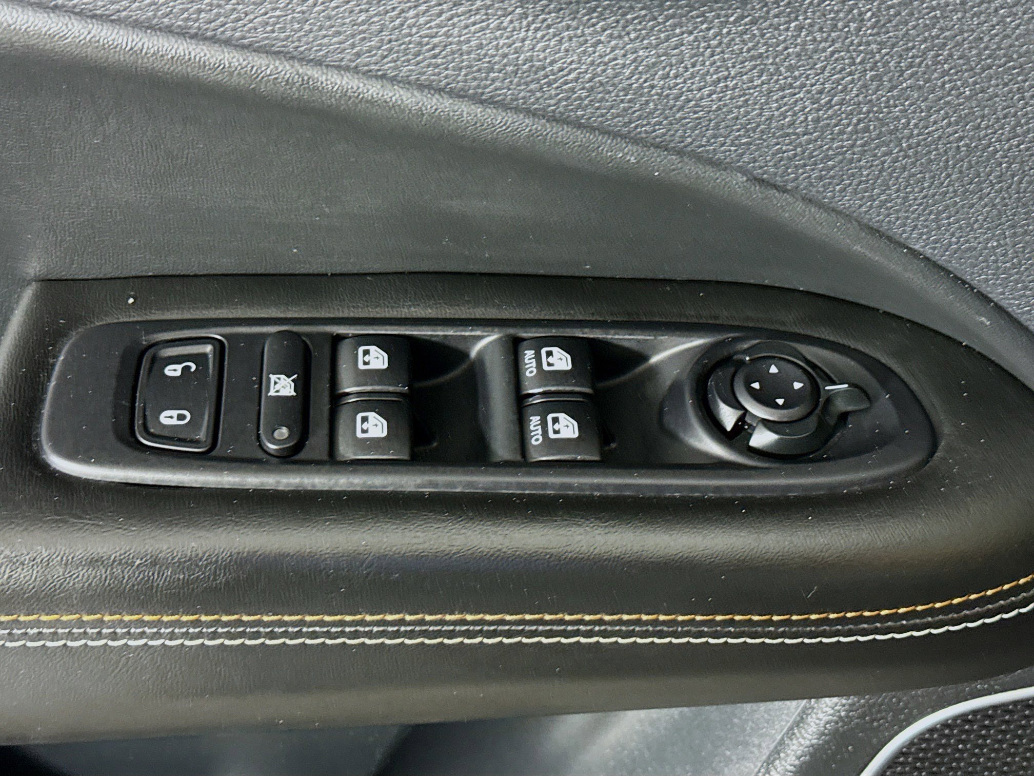 Used 2019 Jeep Compass Latitude w/ Popular Equipment Group image 24