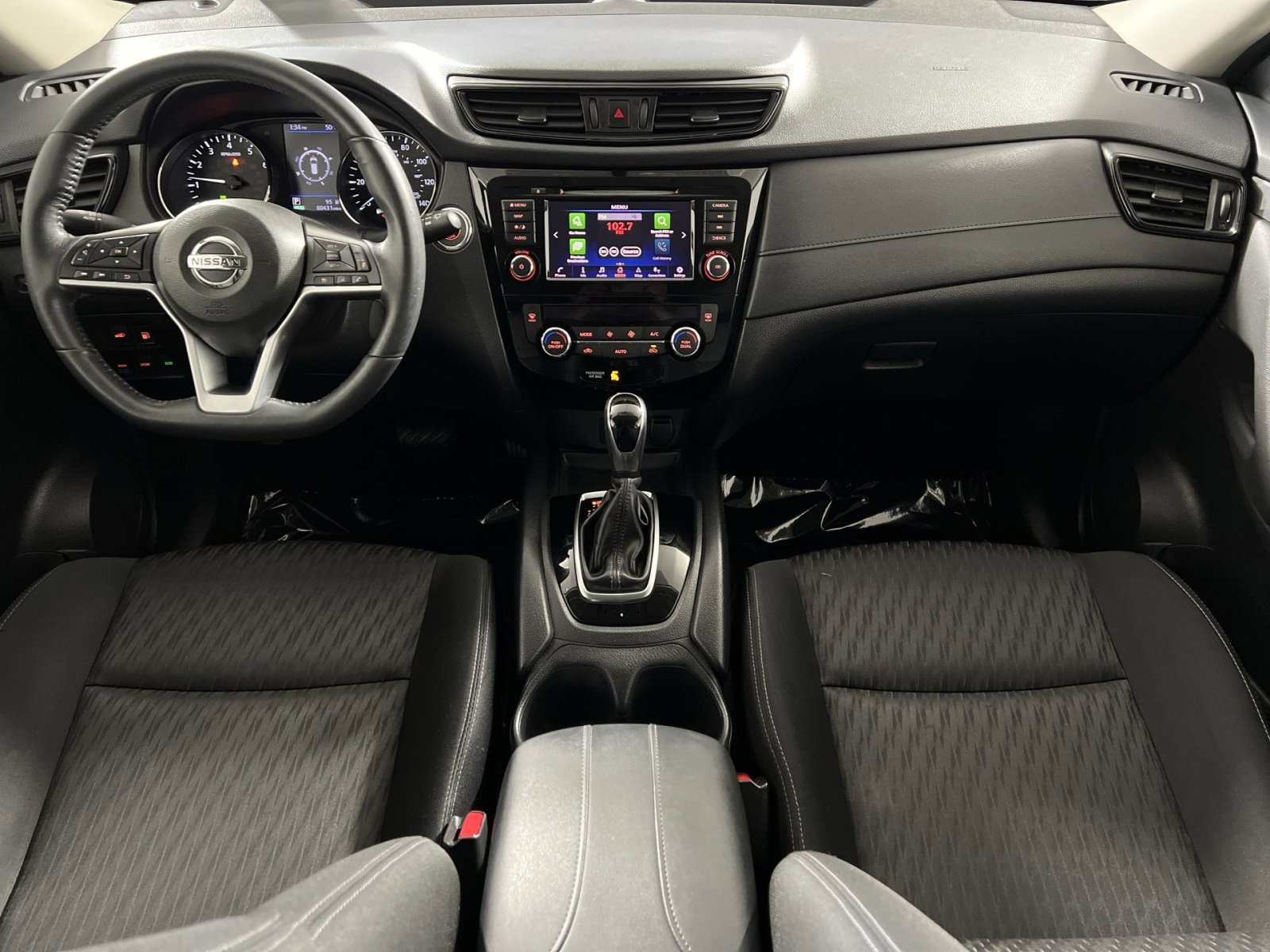 Used 2018 Nissan Rogue SV w/ Premium Package image 23
