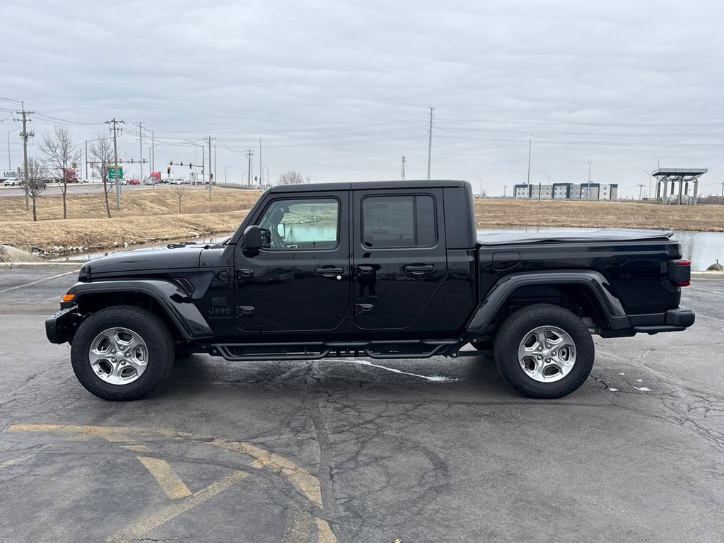 Used 2021 Jeep Gladiator Sport image 8