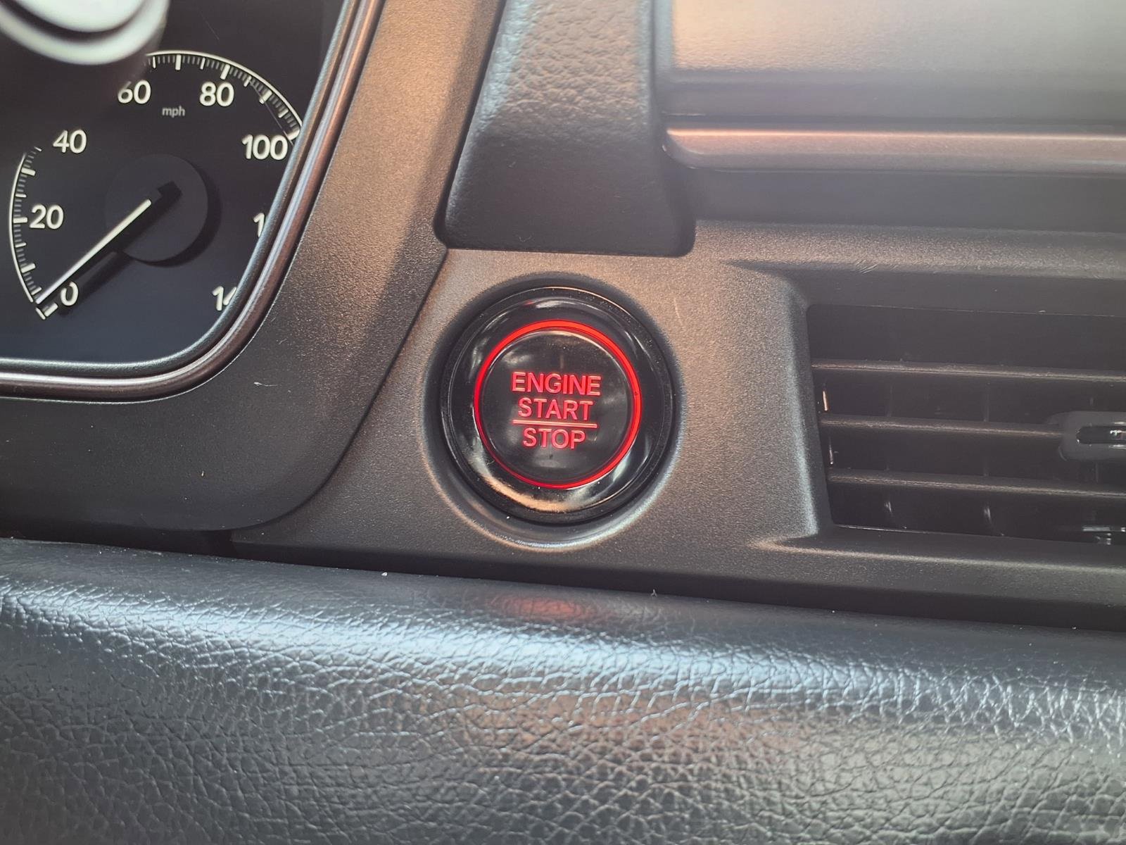 Used 2025 Honda Pilot TrailSport image 11