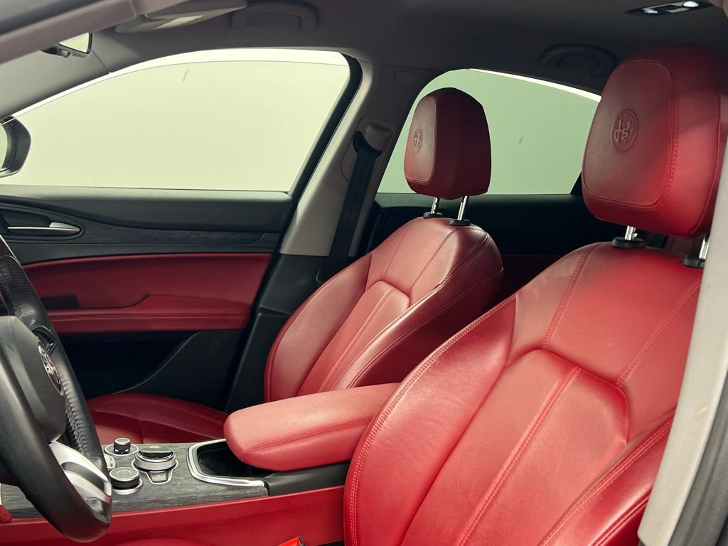 Used 2020 Alfa Romeo Stelvio w/ Nero Edizione image 9