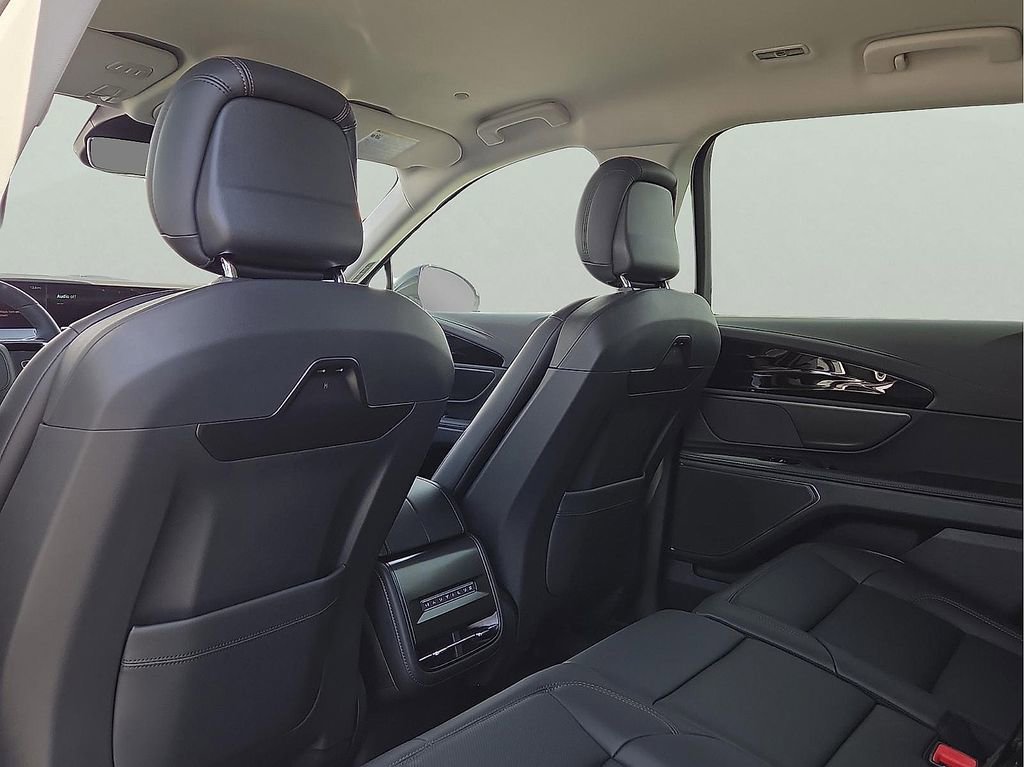 New 2026 Lincoln Nautilus Premier AWD/4WD image 11