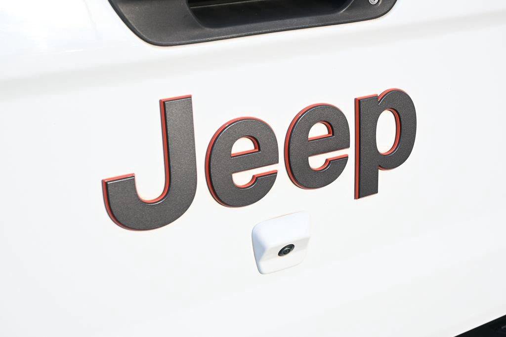 Used 2022 Jeep Gladiator Mojave w/ Cold Weather Group AWD/4WD image 27