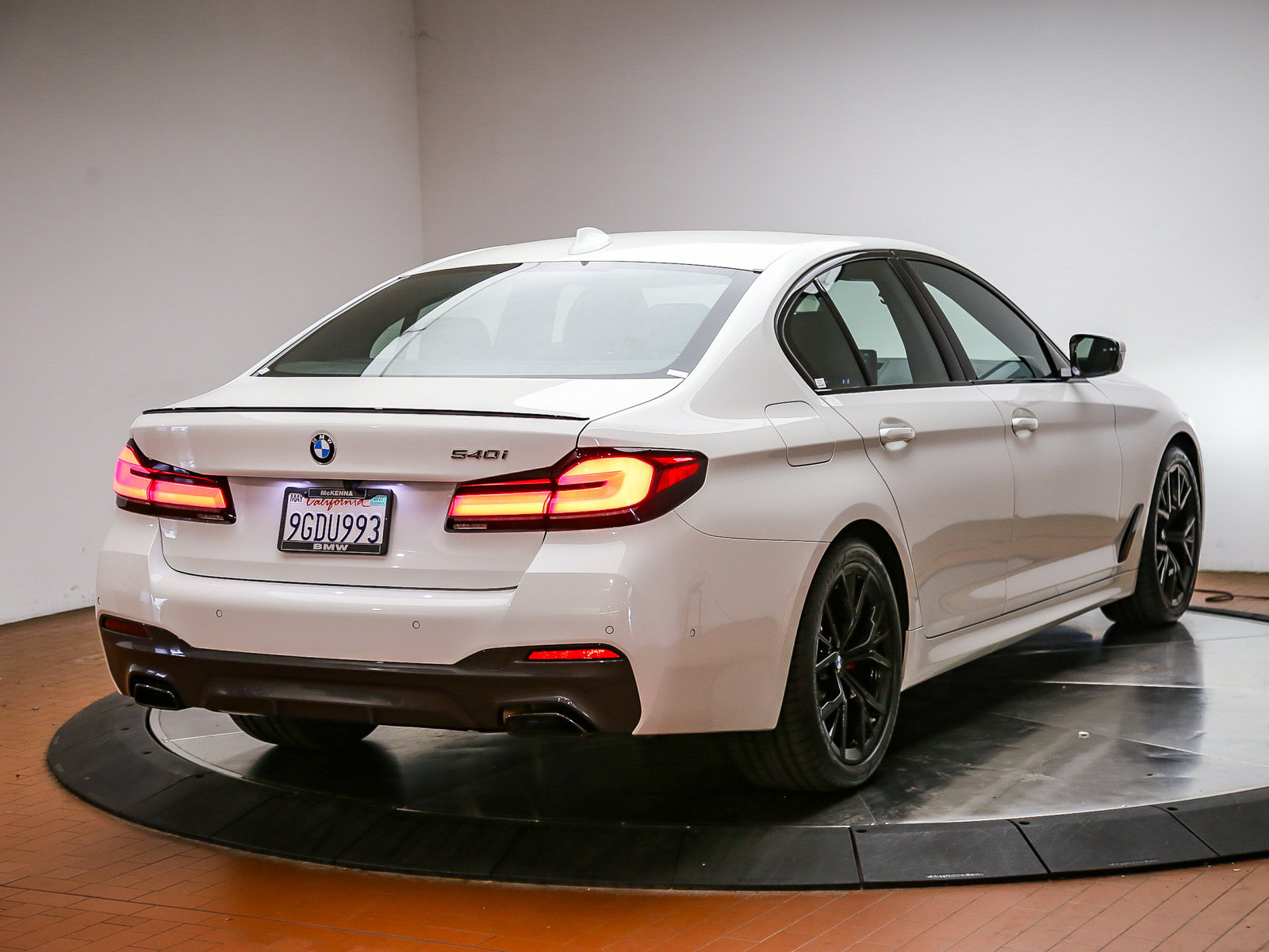 Certified 2023 BMW 540i w/ M Sport Package RWD image 6