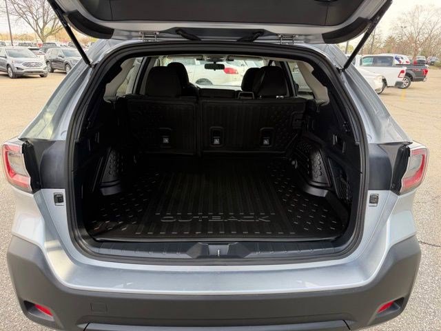 Used 2024 Subaru Outback Premium image 15