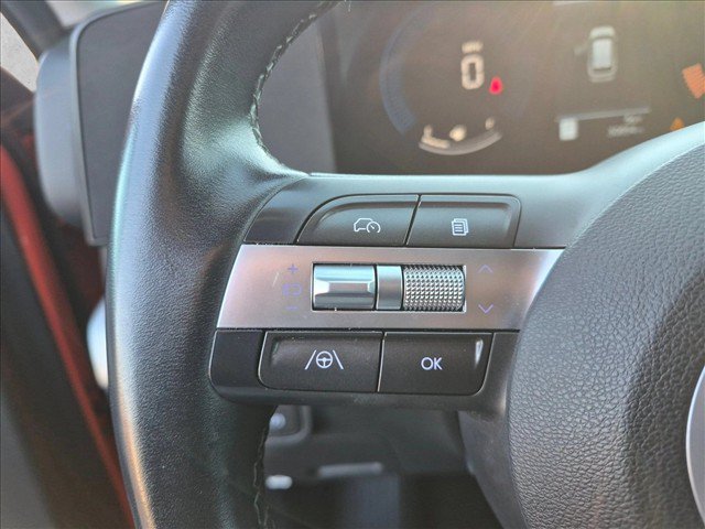 Used 2025 Hyundai Kona SEL FWD image 25
