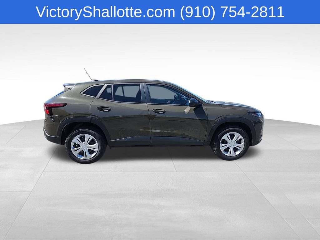 Used 2024 Chevrolet Trax LS FWD image 27