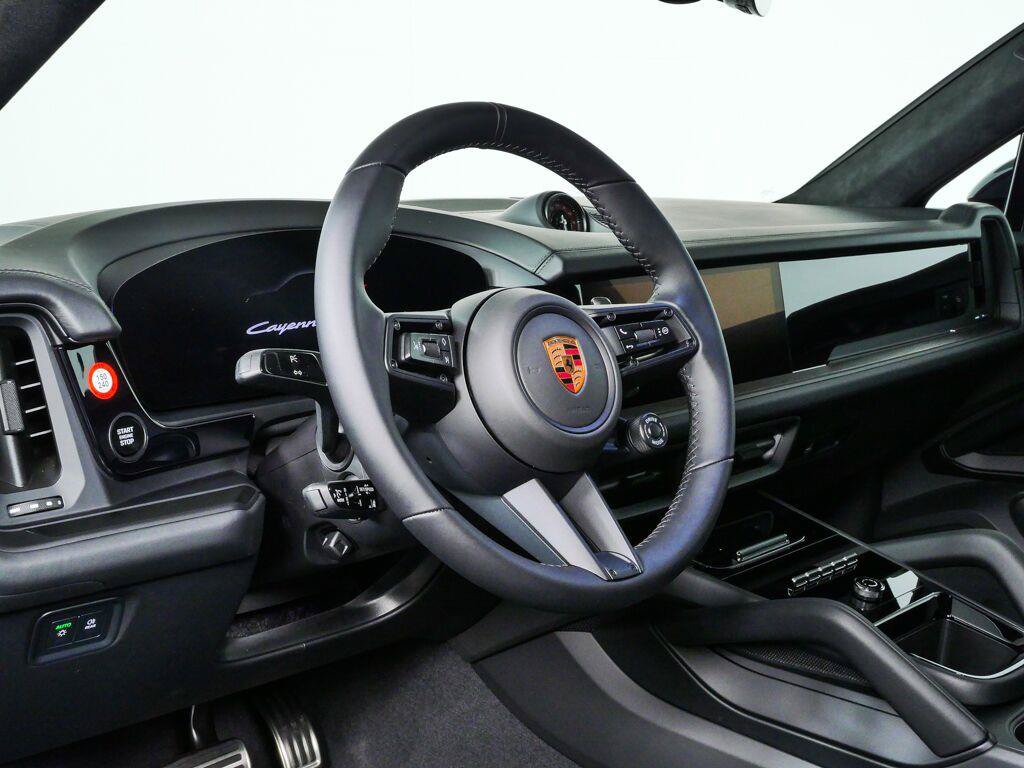 New 2026 Porsche Cayenne GTS AWD/4WD image 4