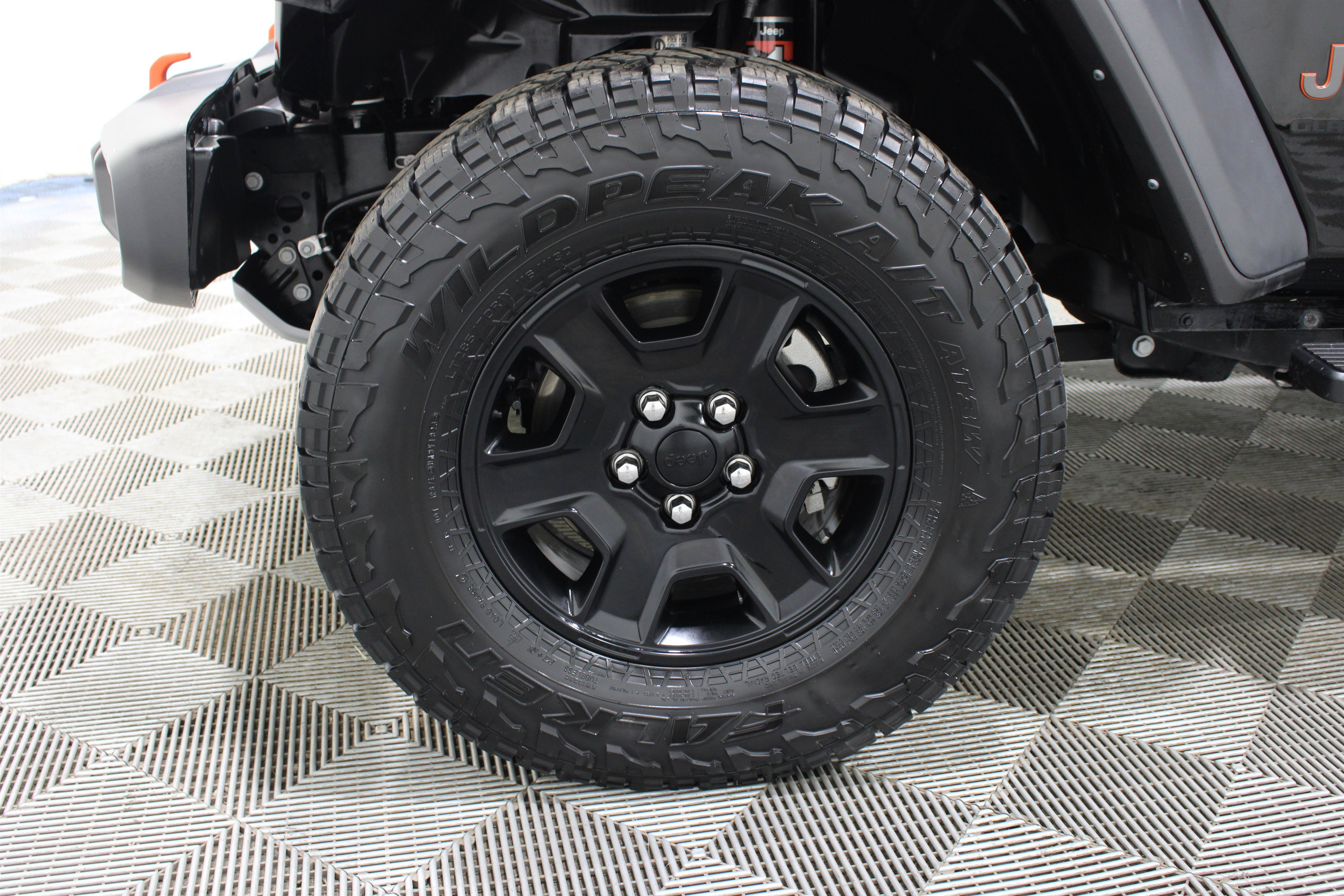 Used 2023 Jeep Gladiator Mojave w/ Cold Weather Group image 37