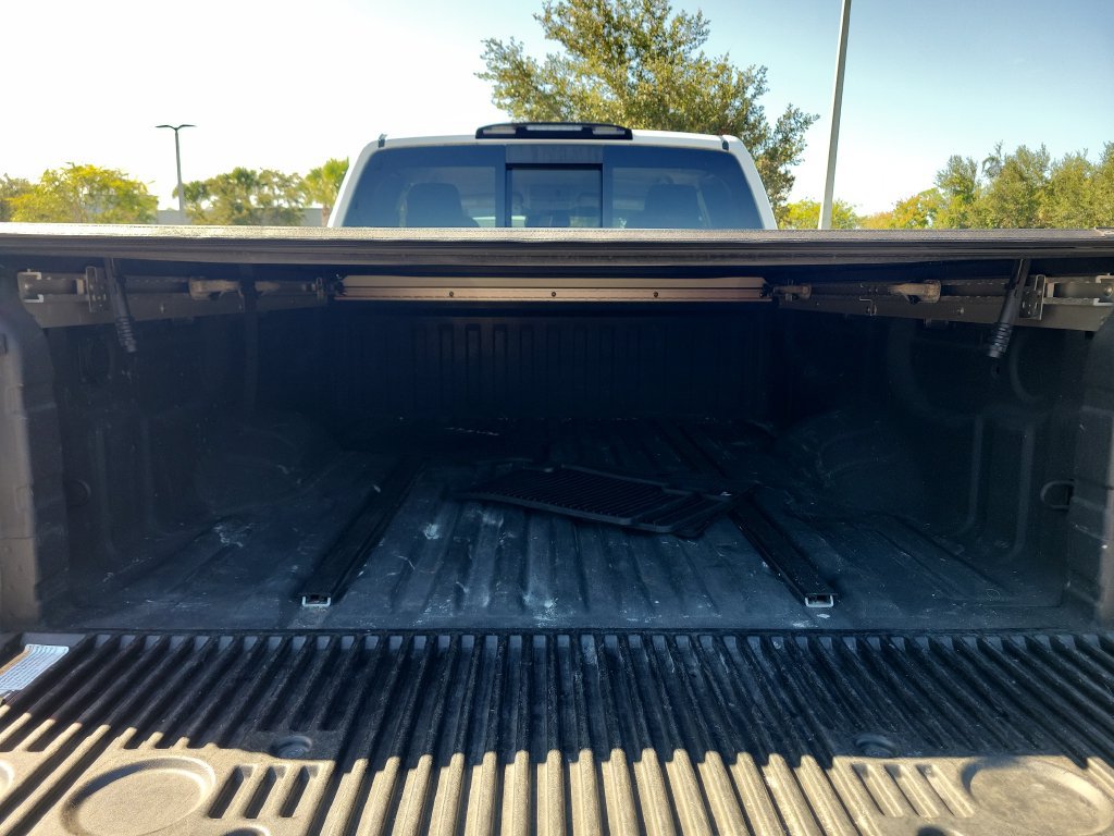Used 2018 Nissan Titan SV w/ SV Convenience Package RWD image 29