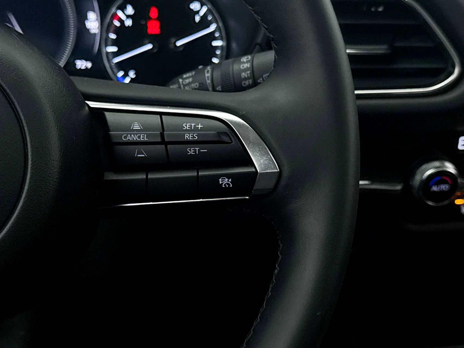 Certified 2025 MAZDA CX-30 AWD 2.5 S w/ Premium Package image 36