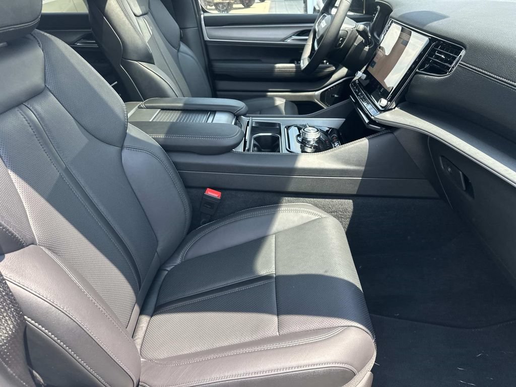 New 2026 Jeep Grand Wagoneer Limited w/ Premium Group II AWD/4WD image 14