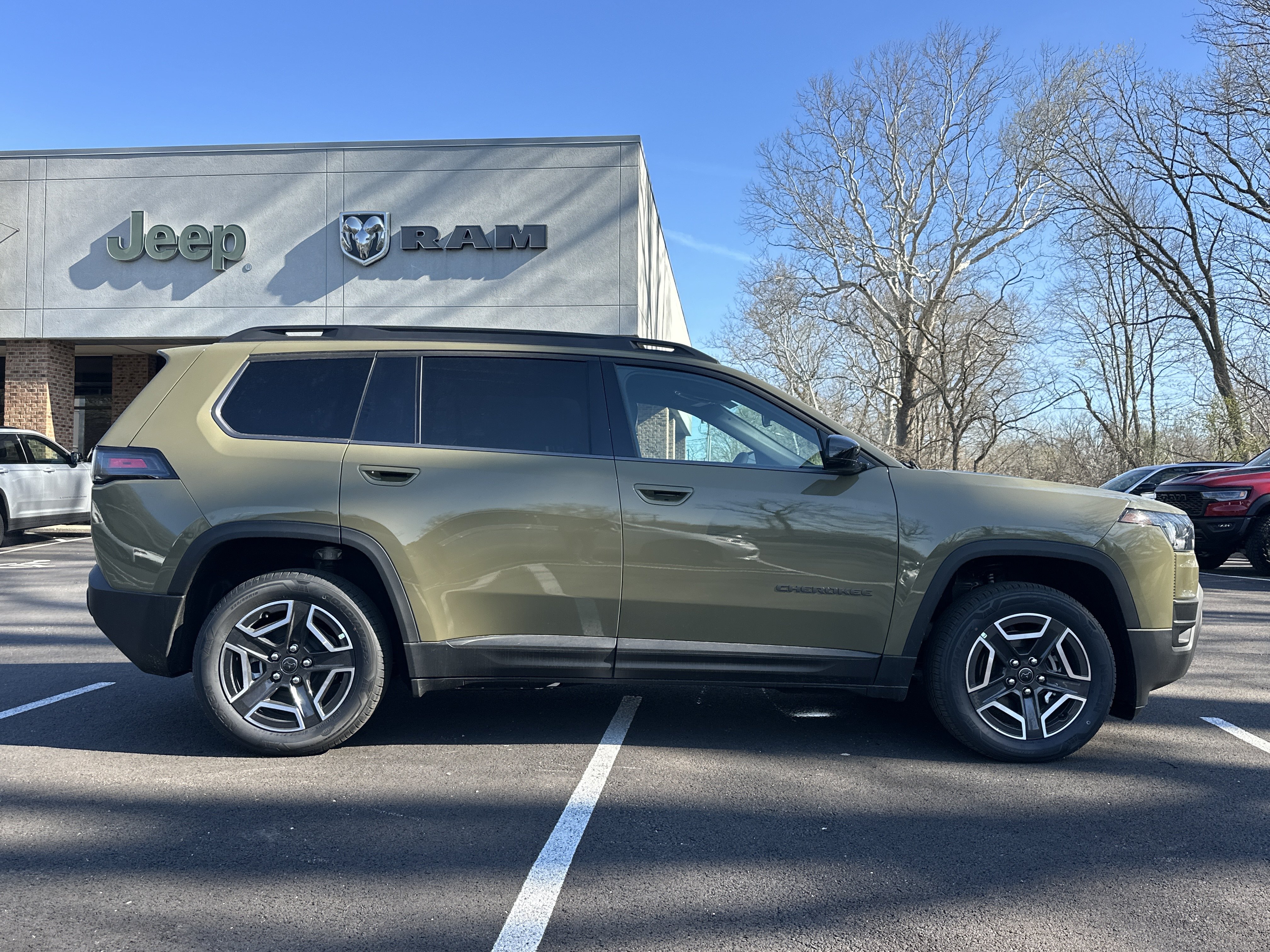 New 2026 Jeep Cherokee Laredo AWD/4WD image 17