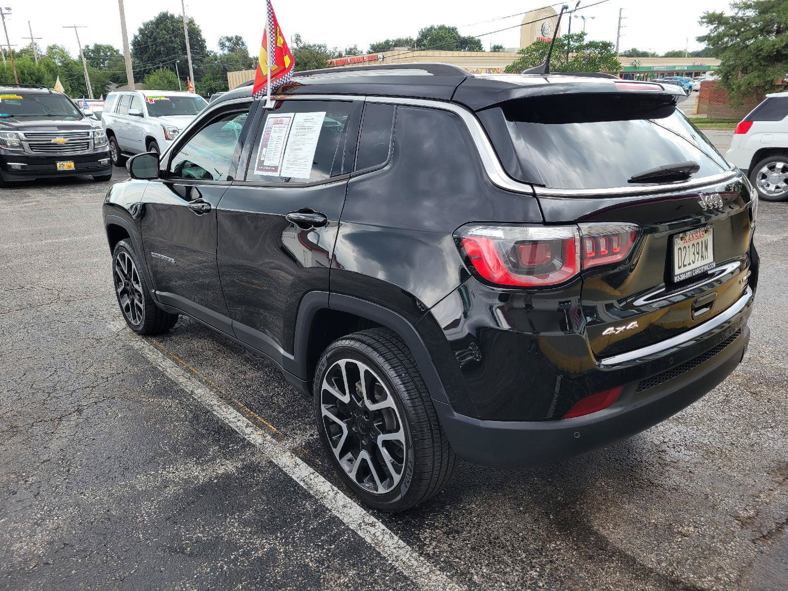 Used 2017 Jeep Compass Limited w/ Navigation Group AWD/4WD image 25