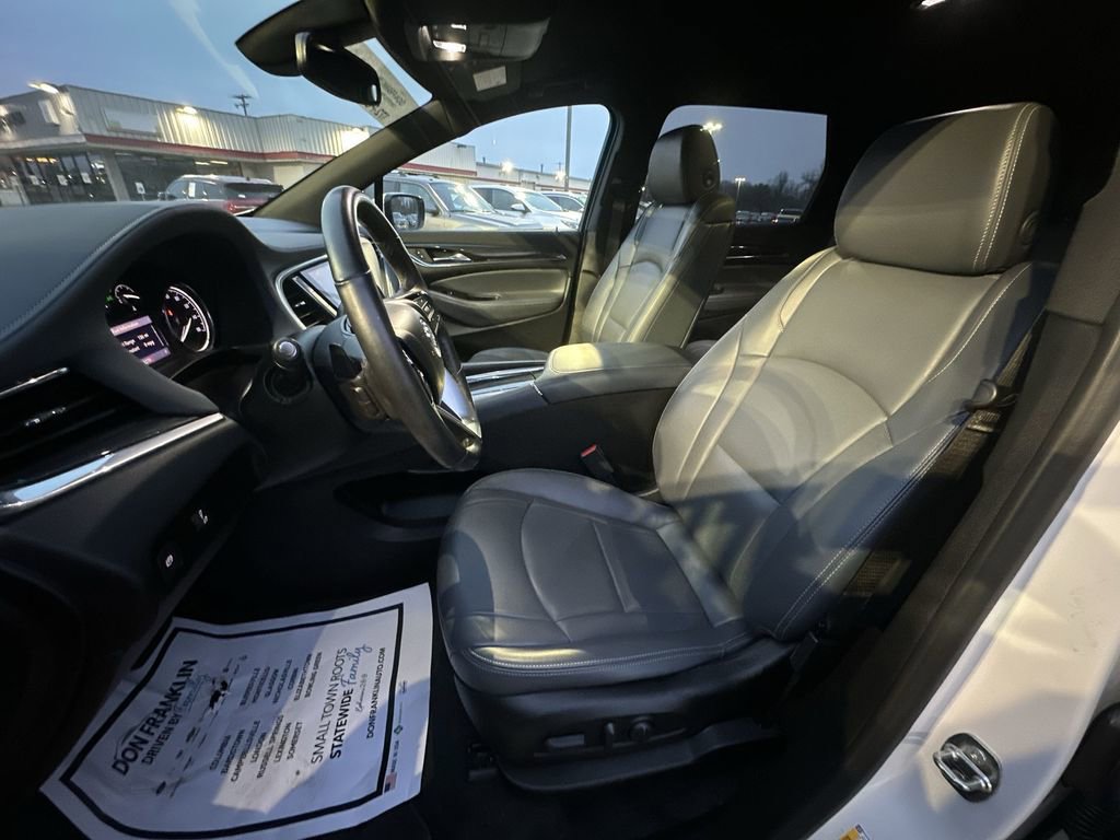 Used 2023 Buick Enclave Essence image 11