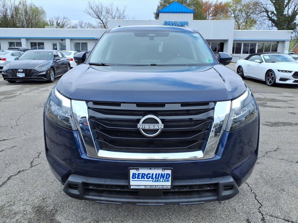 Used 2024 Nissan Pathfinder SV image 9