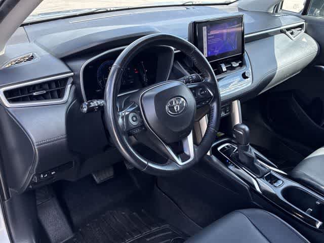 Used 2023 Toyota Corolla Cross XLE FWD video 2