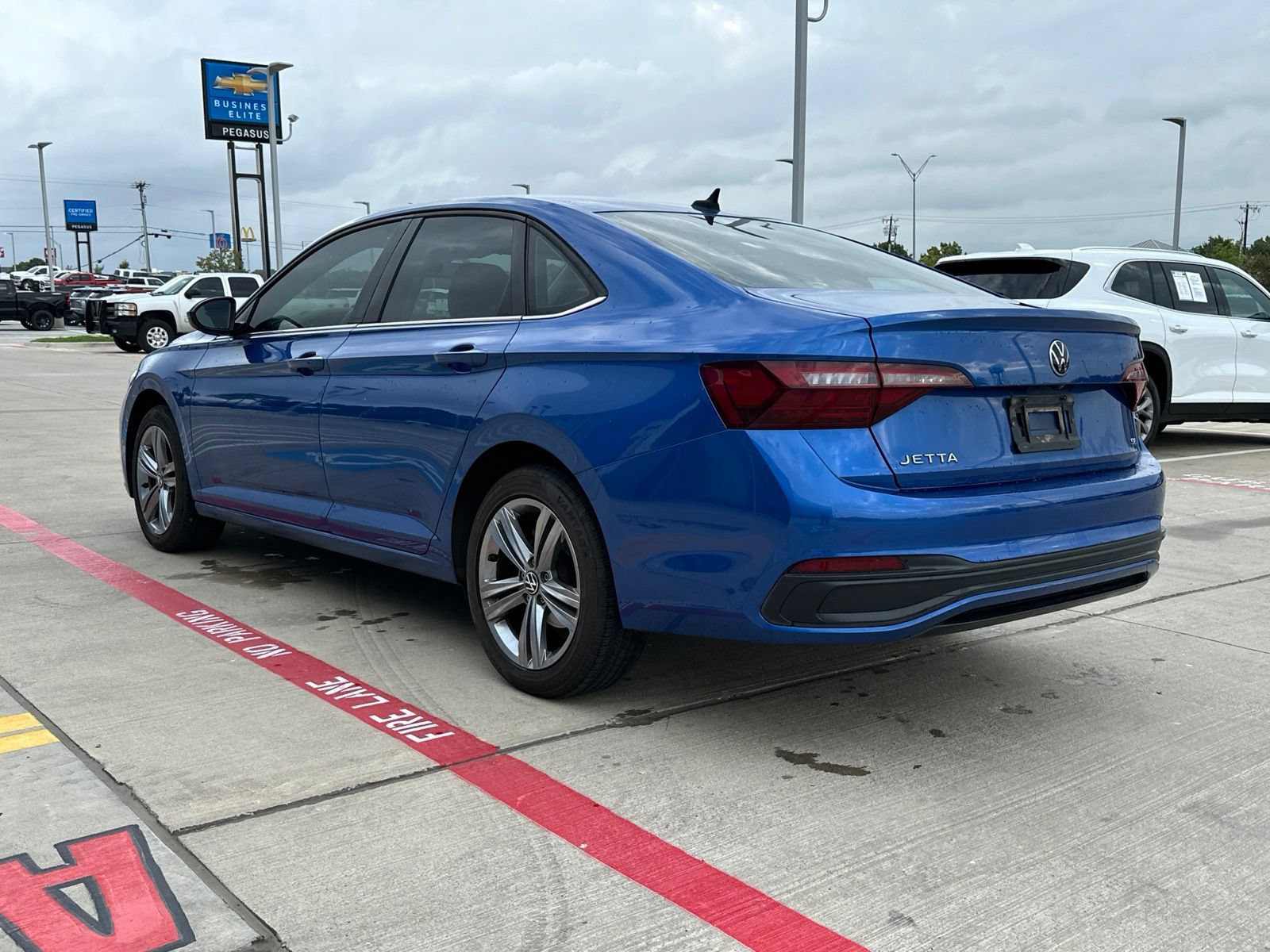 Used 2022 Volkswagen Jetta SE FWD image 5