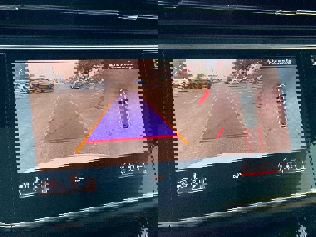 Used 2019 Audi Q8 Prestige w/ Luxury Package image 19