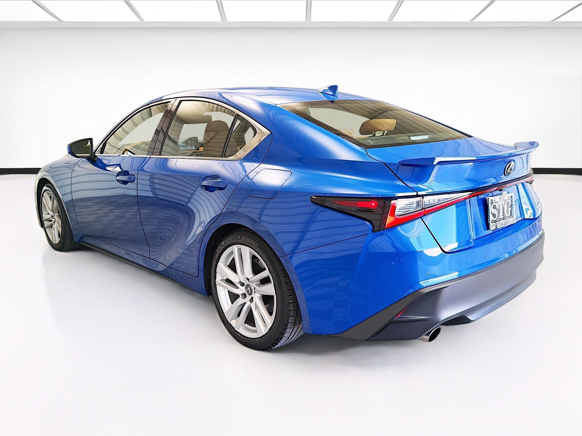 Used 2021 Lexus IS 300 w/ Comfort Package RWD image 6