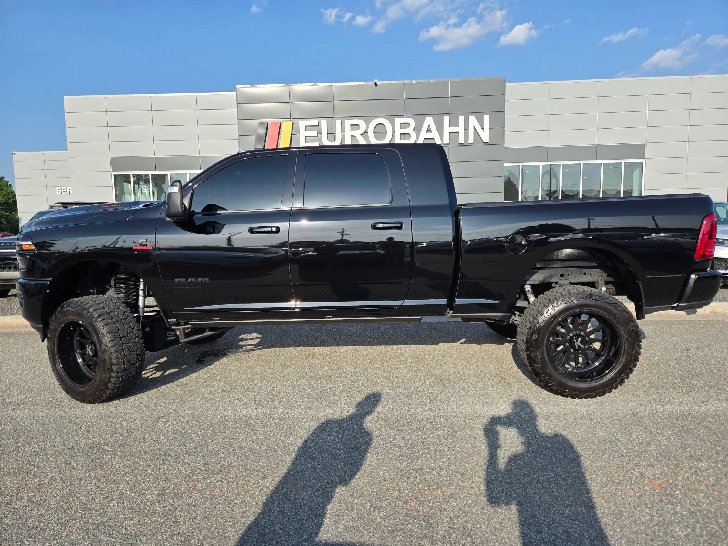 Used 2025 RAM 2500 Laramie w/ Night Edition AWD/4WD image 2
