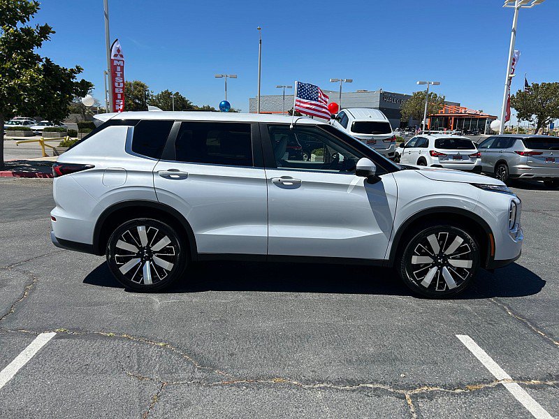 New 2026 Mitsubishi Outlander SE FWD image 8