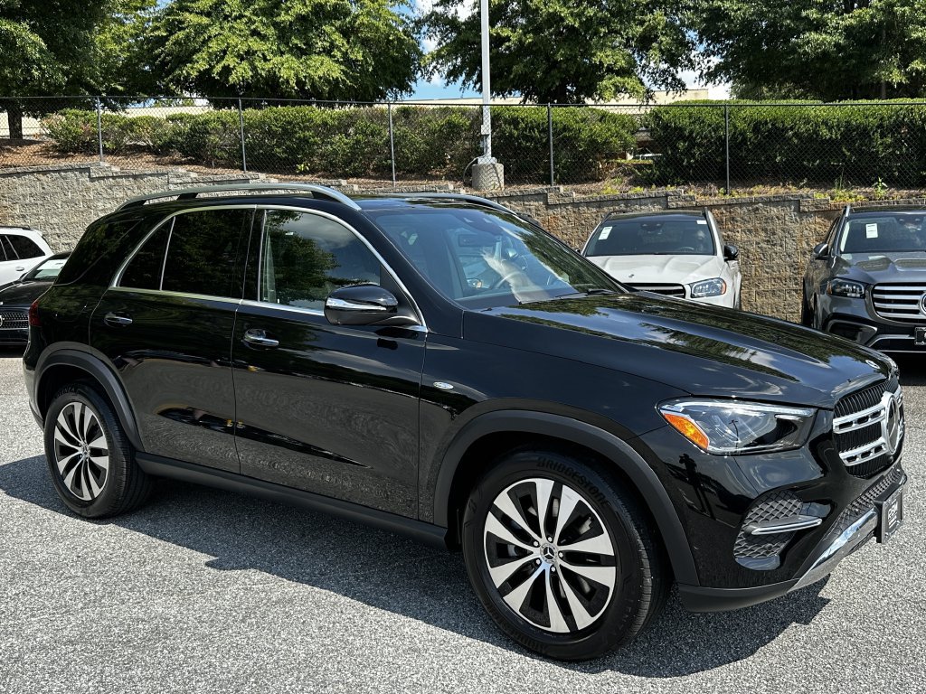 Certified 2025 Mercedes-Benz GLE 450e 4MATIC w/ Driver Assistance Package image 2