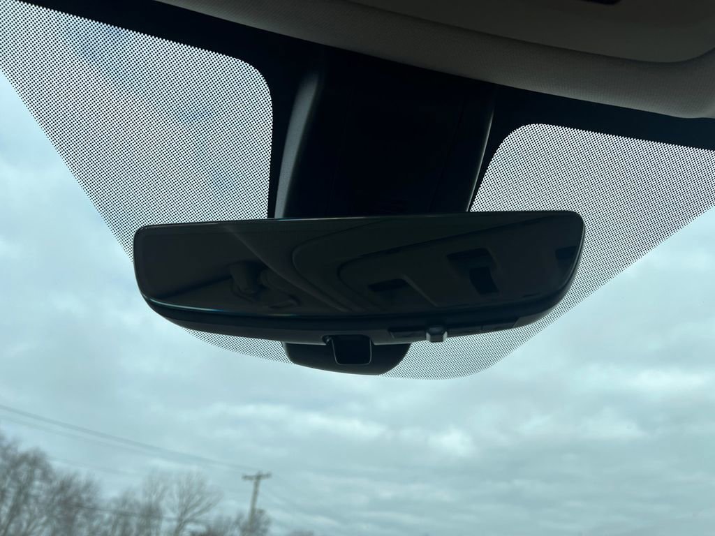 Used 2022 GMC Yukon Denali w/ Denali Premium Package image 26