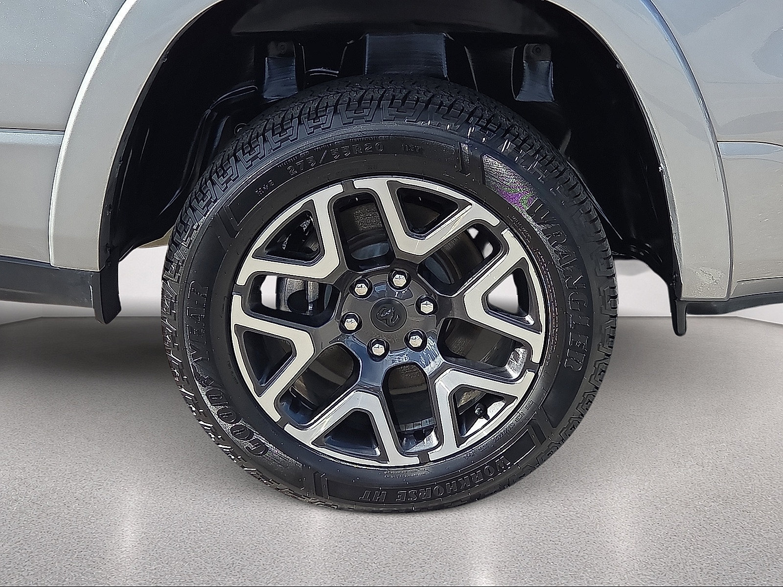Used 2025 RAM 1500 Laramie AWD/4WD image 7