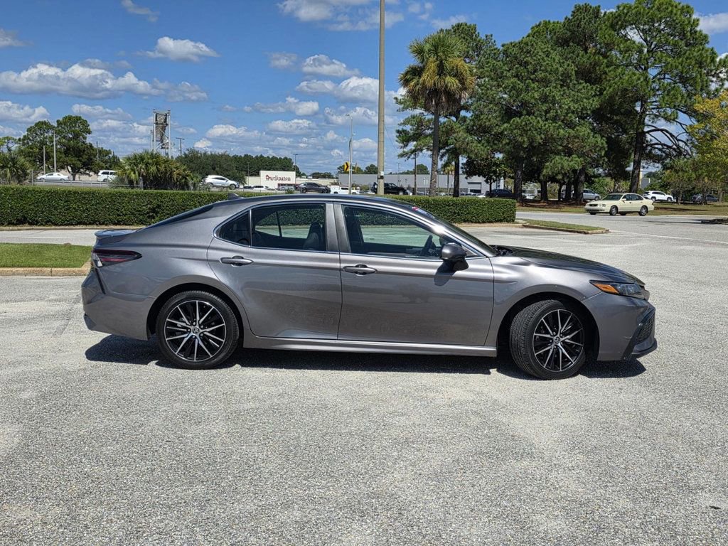 Used 2021 Toyota Camry SE image 28