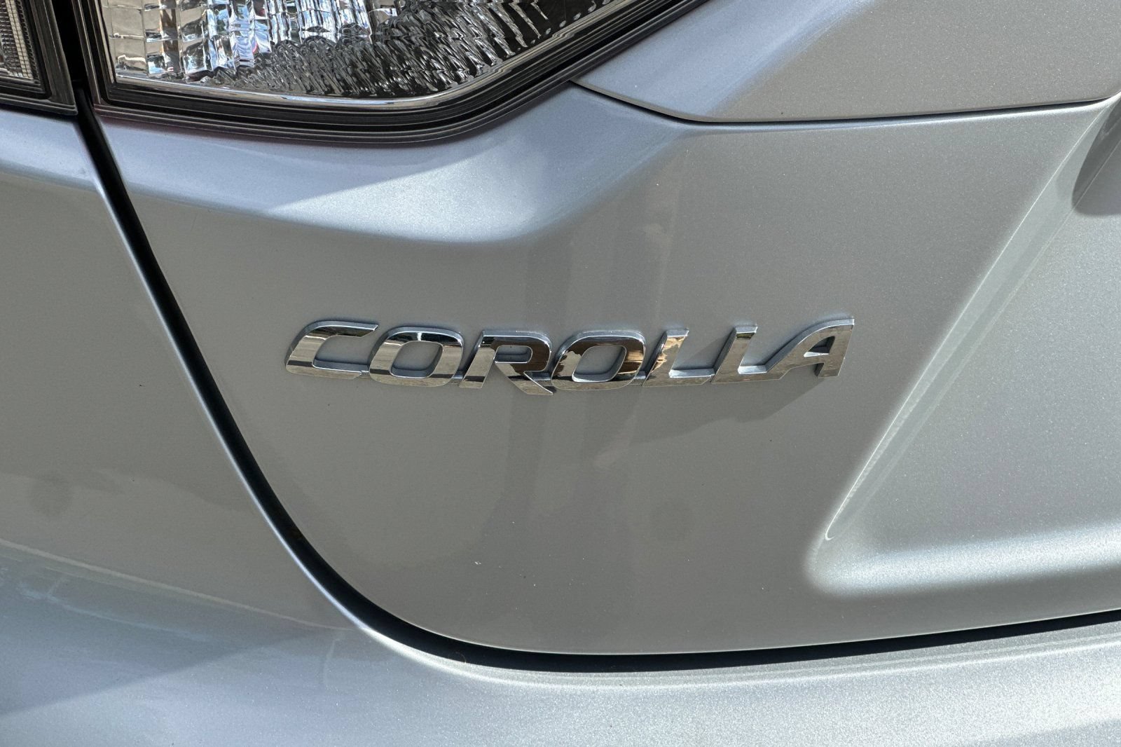 Used 2024 Toyota Corolla LE FWD image 48