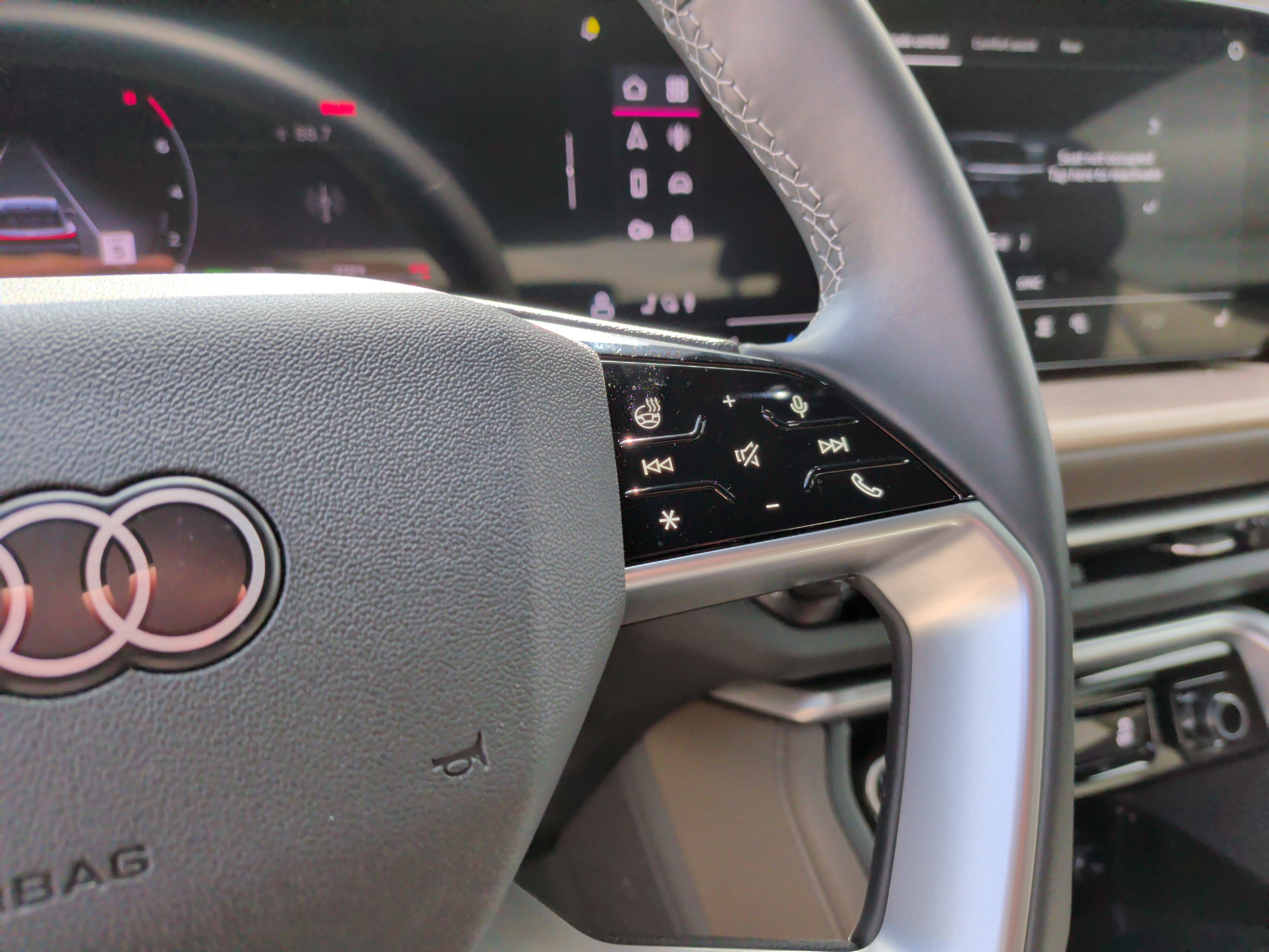 Certified 2025 Audi Q5 Premium w/ Convenience Package AWD/4WD image 21