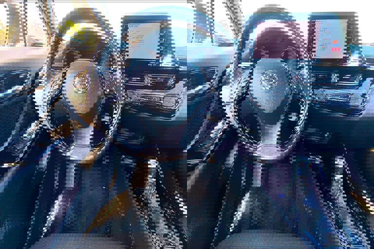 Used 2019 Toyota C-HR LE image 5