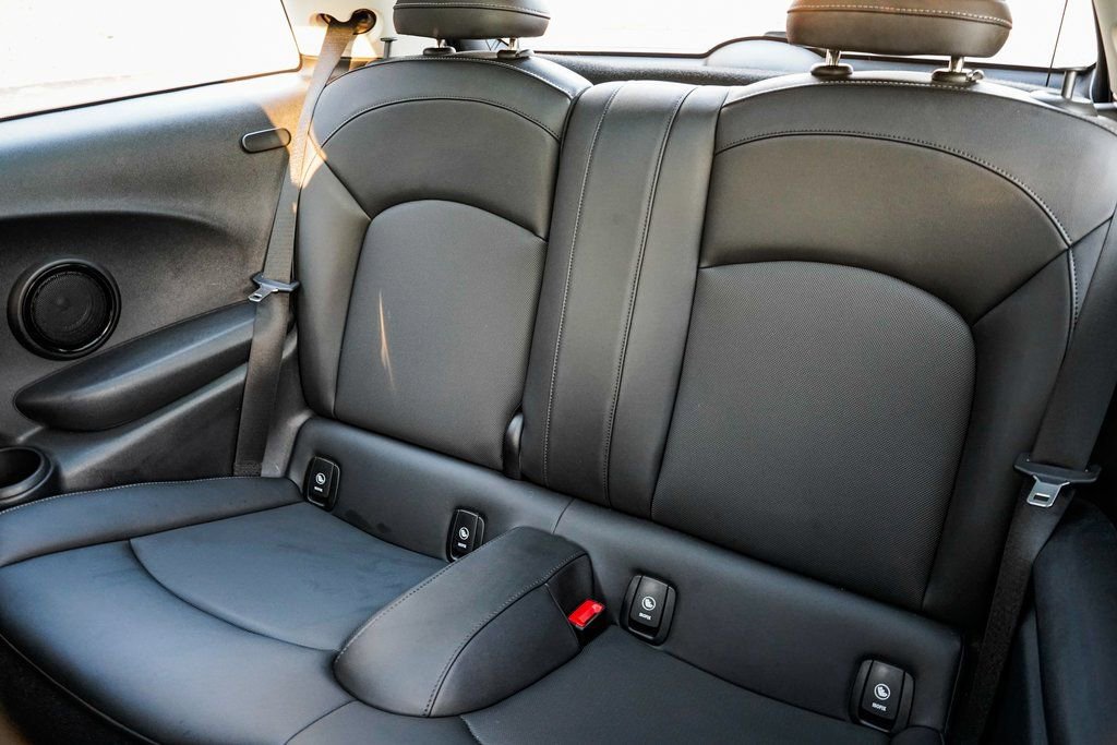 Certified 2023 MINI Cooper 2-Door Hardtop image 16