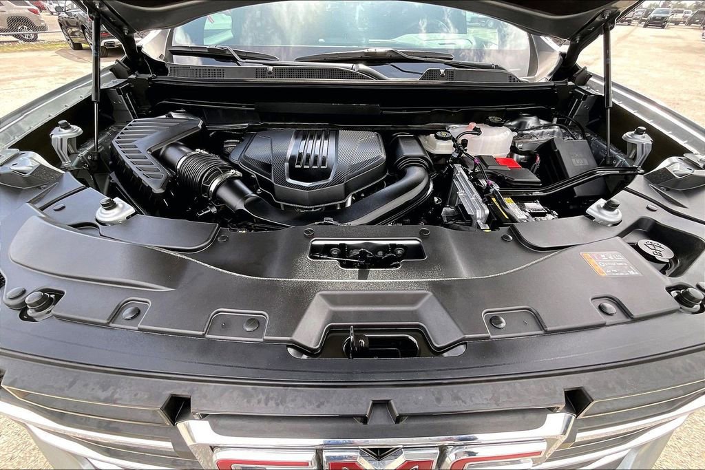 Used 2025 GMC Acadia Elevation image 30