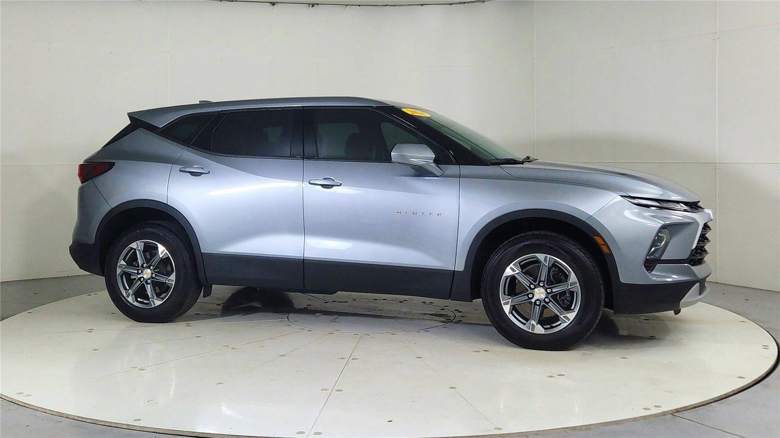 Used 2024 Chevrolet Blazer LT image 8