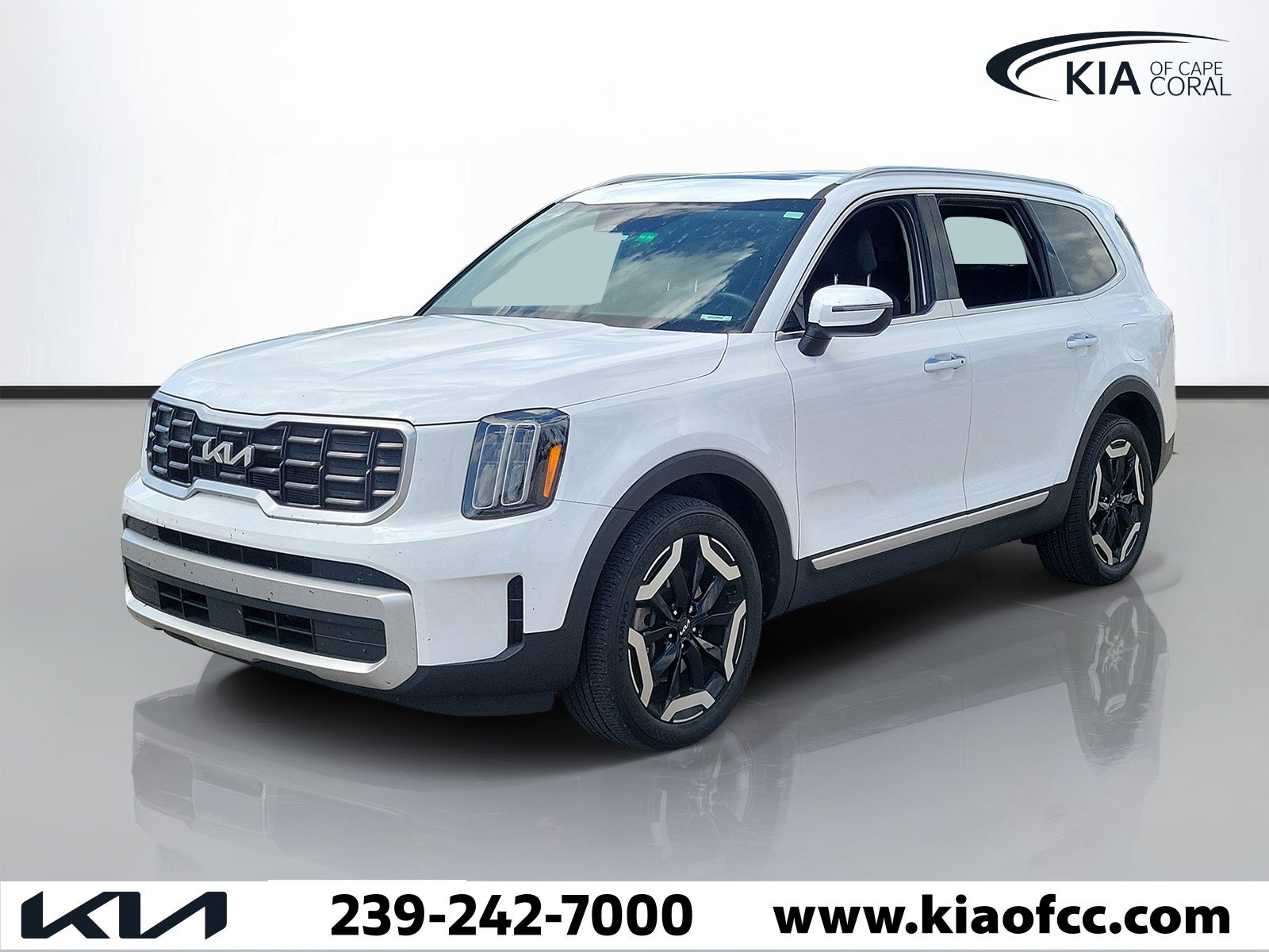 Certified 2024 Kia Telluride S w/ S Sunroof Package FWD image 3