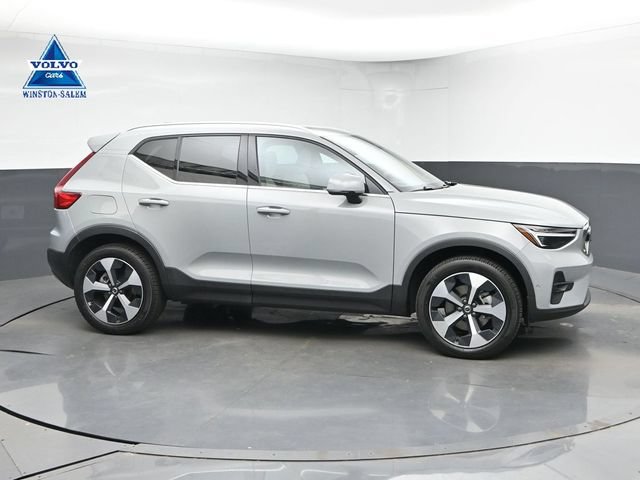 Used 2024 Volvo XC40 B5 Plus w/ Protection Package Premier AWD/4WD video 1