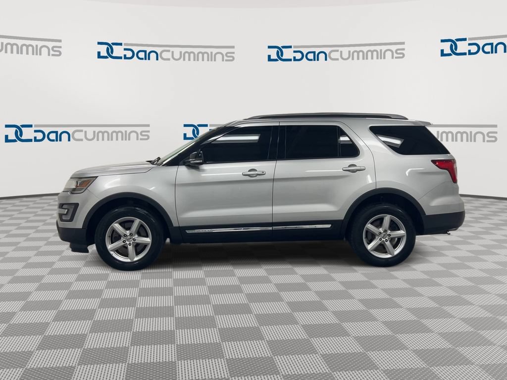 Used 2017 Ford Explorer XLT AWD/4WD image 5