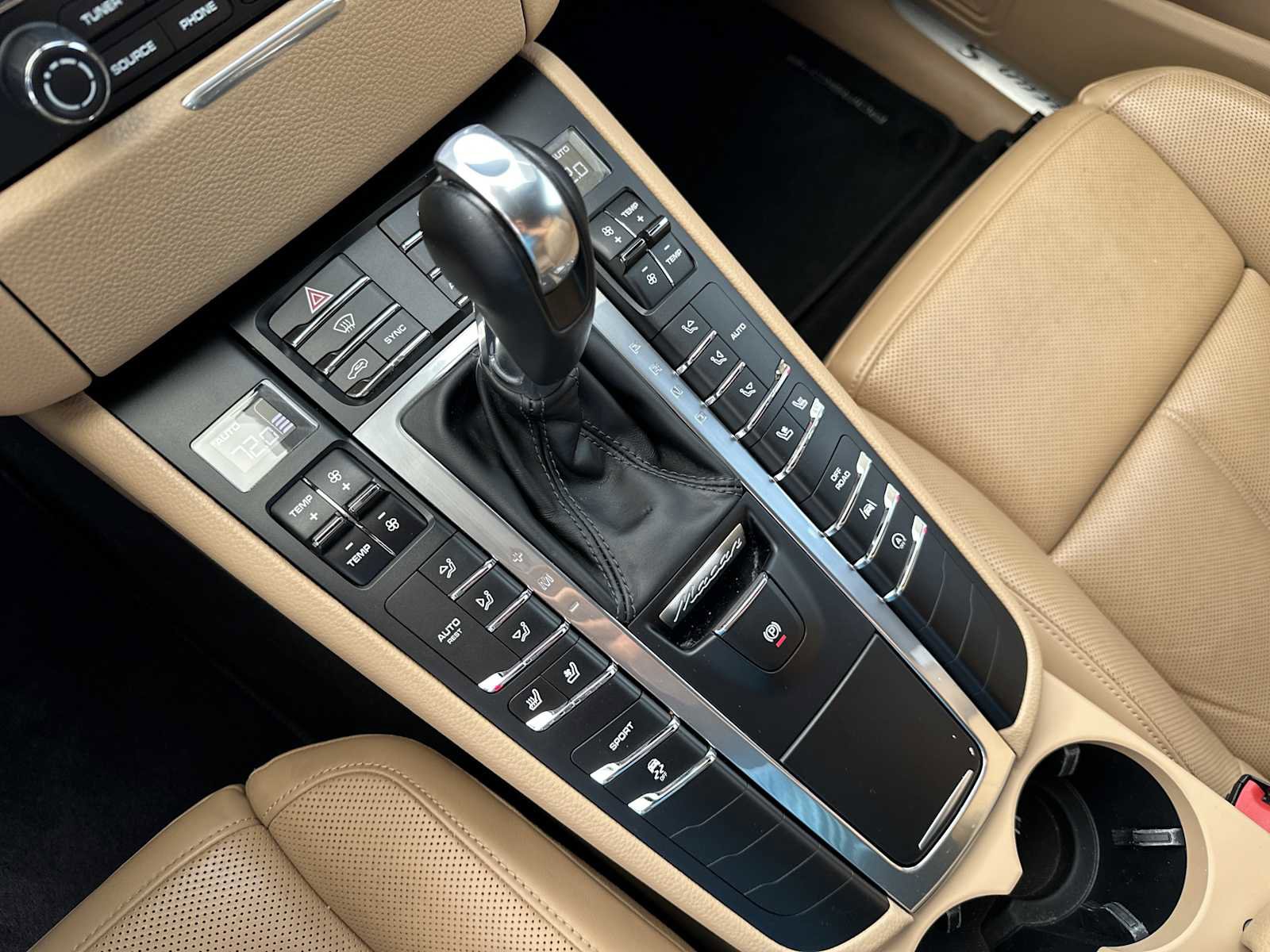 Used 2018 Porsche Macan S image 19