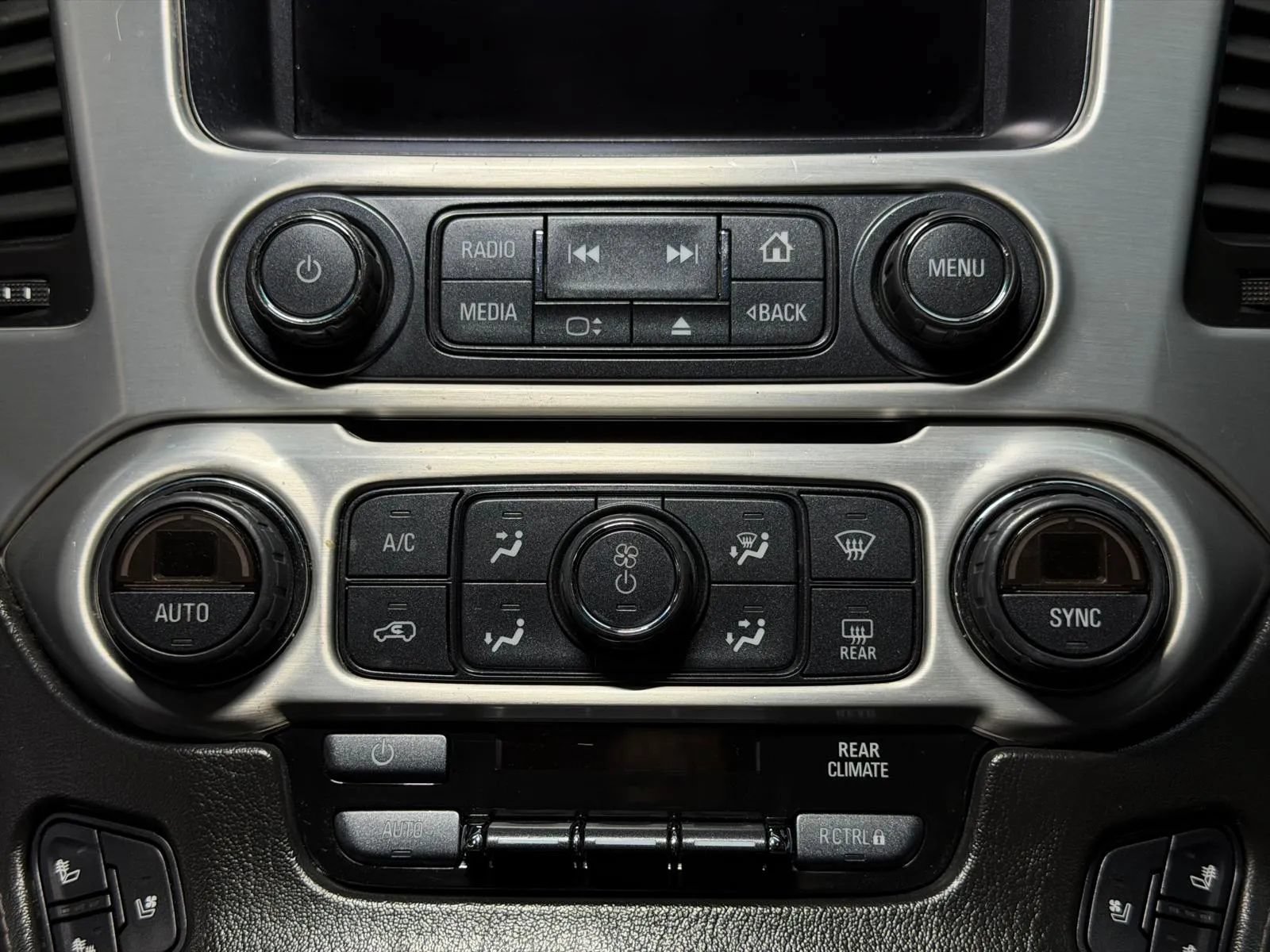 Used 2017 GMC Yukon SLT RWD image 42