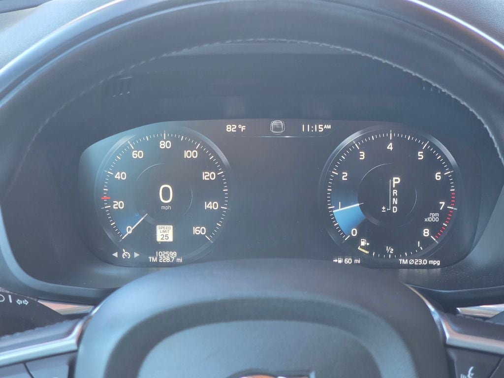 Used 2019 Volvo XC60 T5 Momentum w/ Multimedia Package AWD/4WD image 19