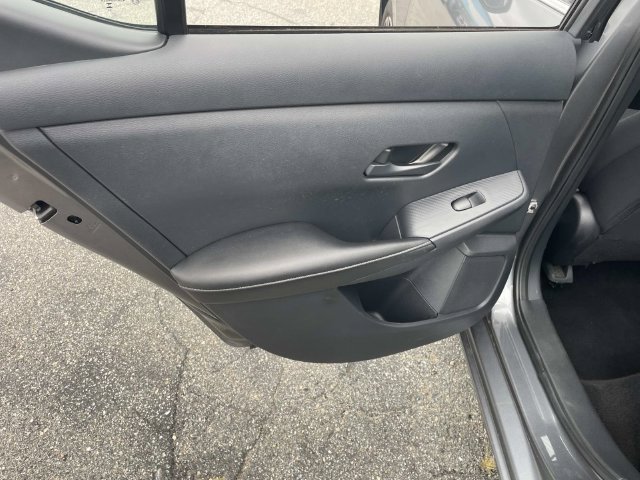 Used 2024 Nissan Sentra SV FWD image 17