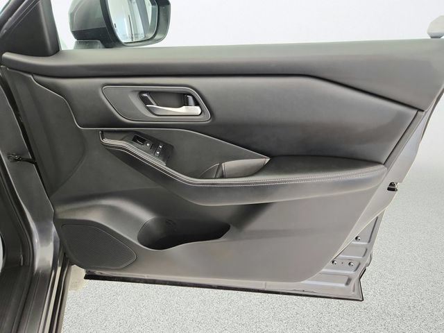Used 2025 Nissan Rogue SV AWD/4WD image 28