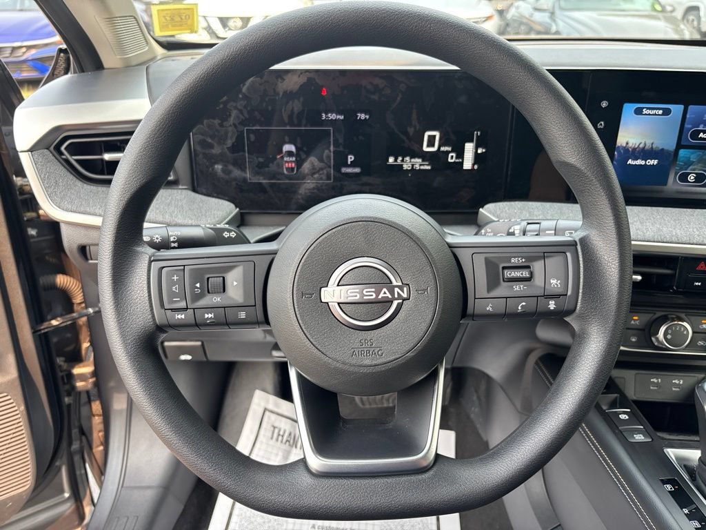 Used 2025 Nissan Kicks SV AWD/4WD image 21