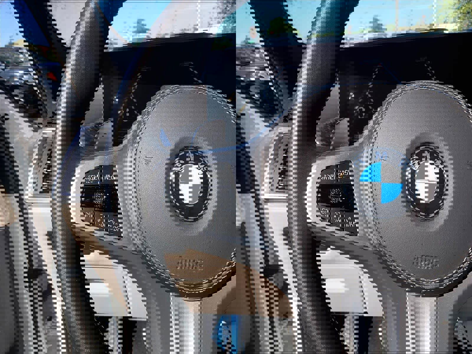 Used 2024 BMW X6 xDrive40i w/ Executive Package image 19