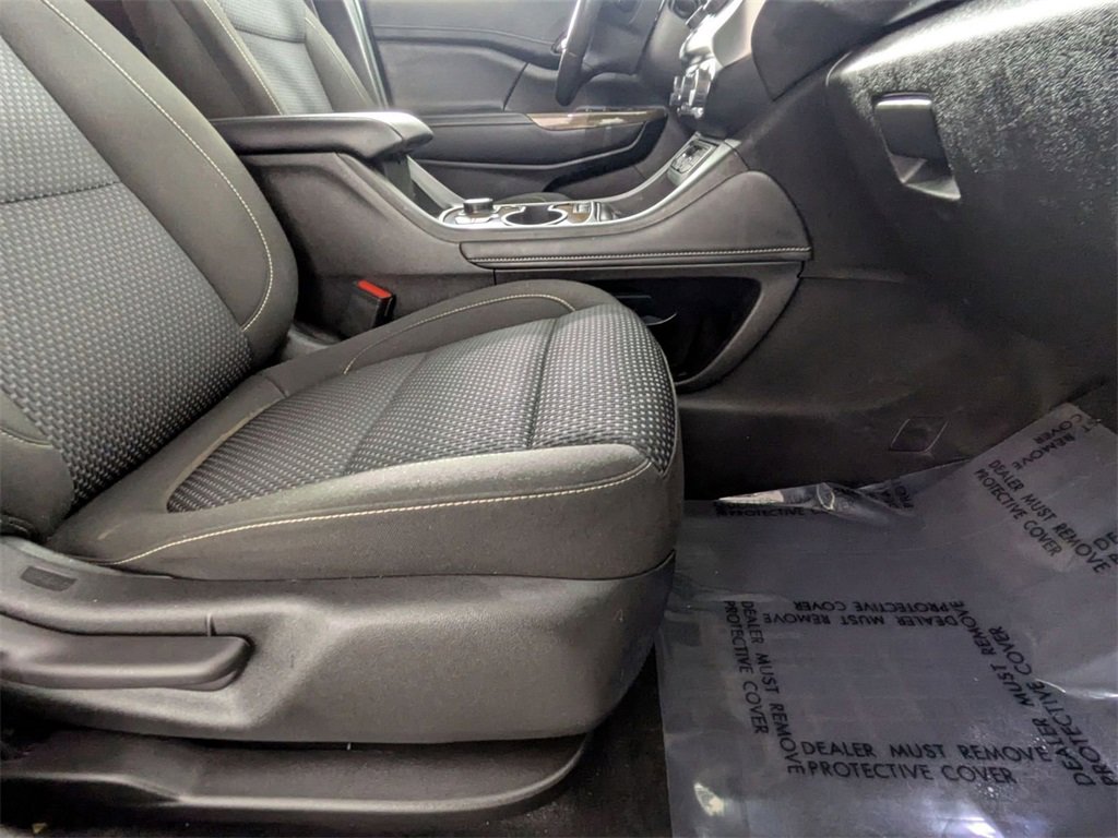 Used 2023 GMC Acadia SLE w/ Driver Convenience Package image 34