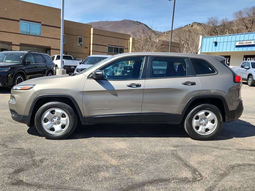 Used 2017 Jeep Cherokee Sport w/ Cold Weather Group image 2