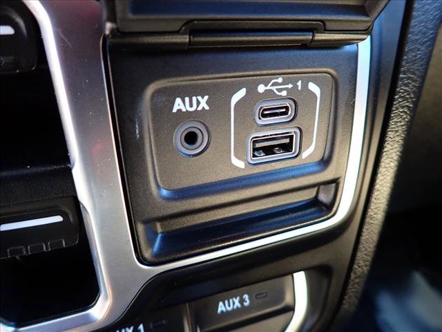 Used 2020 Jeep Gladiator Rubicon w/ Dual Top Group AWD/4WD image 18