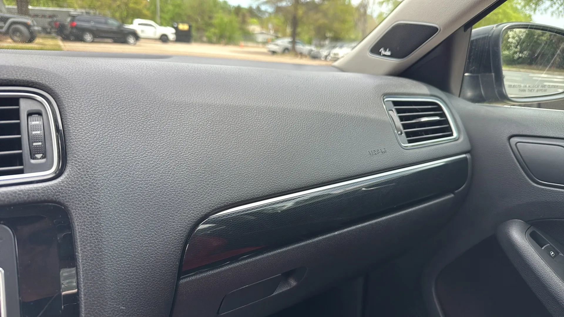 Used 2015 Volkswagen Jetta SEL image 36